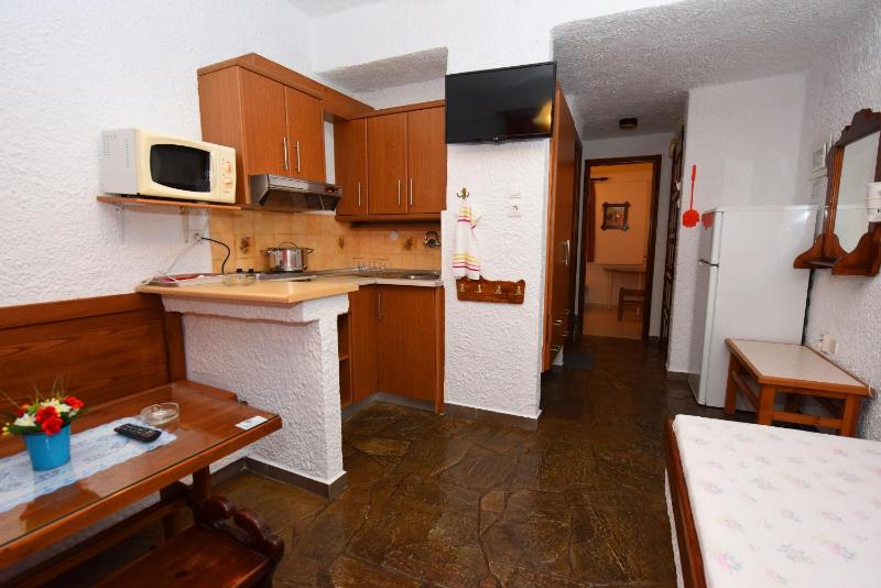 Two-Bedroom Apartment - Split Level (4-5 Adults) image 2