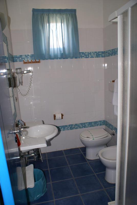 Triple Room (2 Adults + 1 Child) image 1