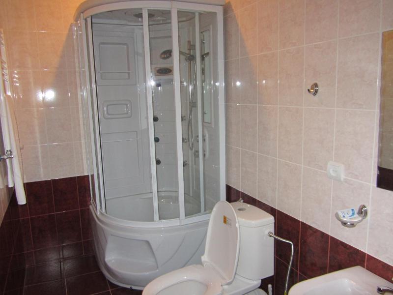 Standard Double Room image 3