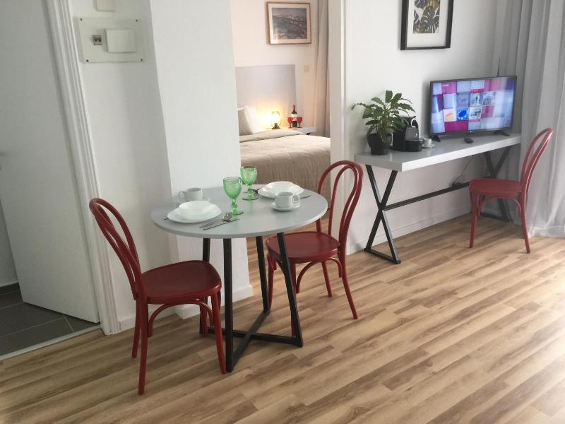 One-Bedroom Apartment image 2