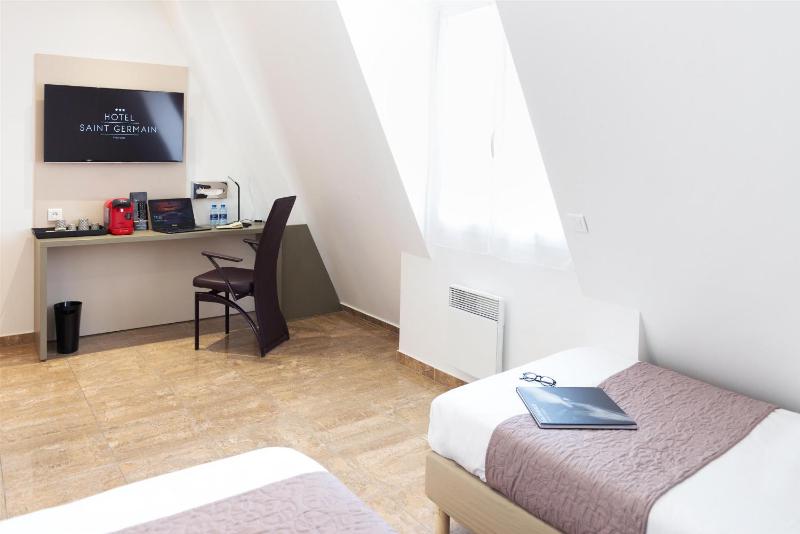 Superior Twin Room image 4