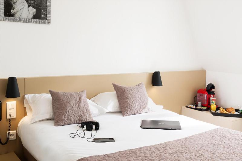 Double Room image 1