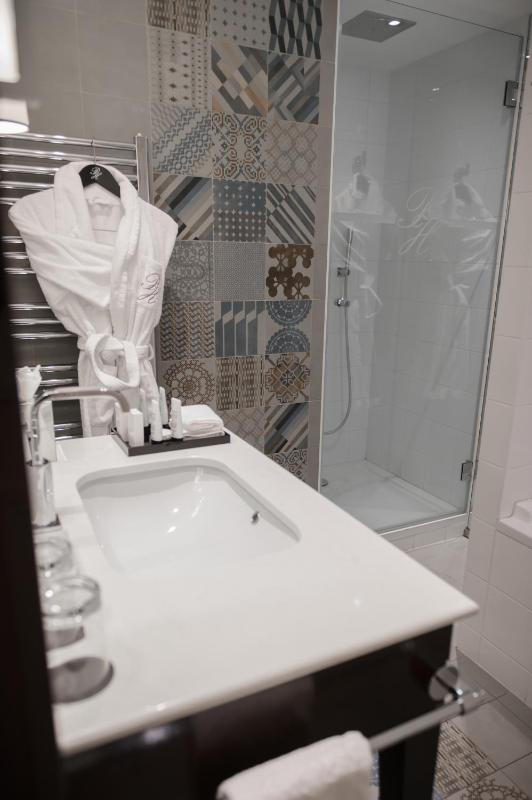 Classic Single Room image 4