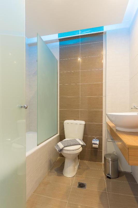 Classic Double or Twin Room with Balcony image 3