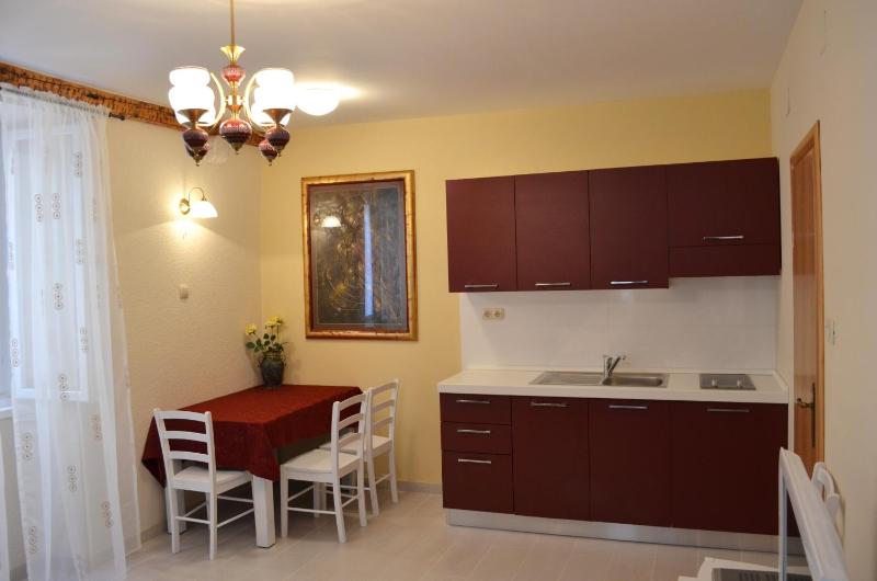 Studio with Balcony image 3