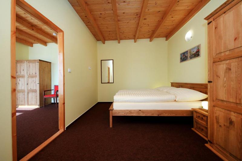Standard Quadruple Room image 3