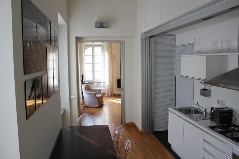 Via Rusconi 10 - byMyHomeinComo - image 11
