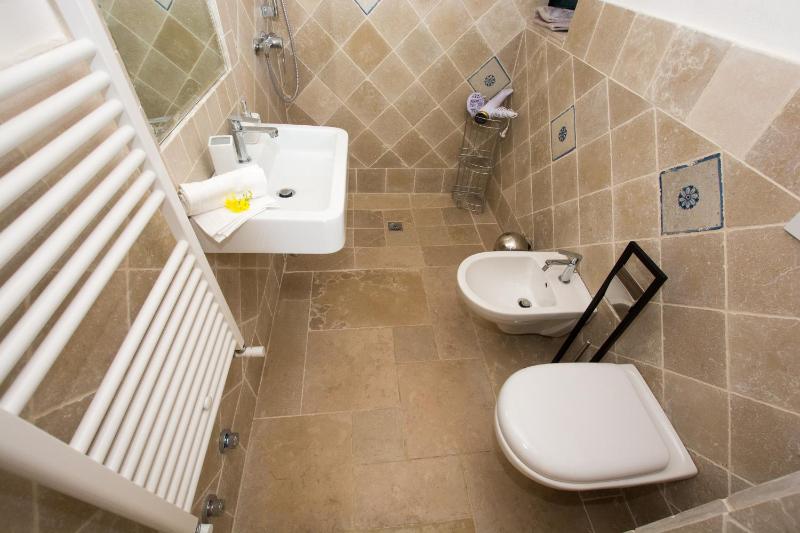 One-Bedroom House image 1