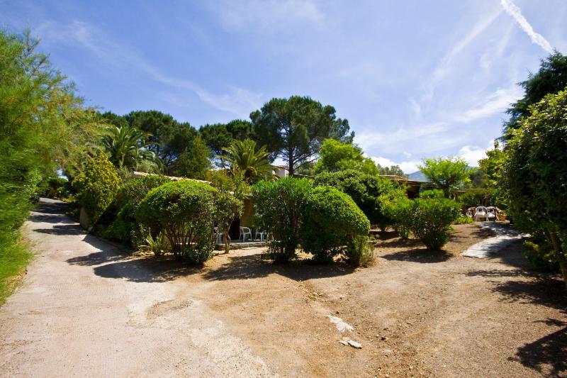 Villa (4 Adults) image 4
