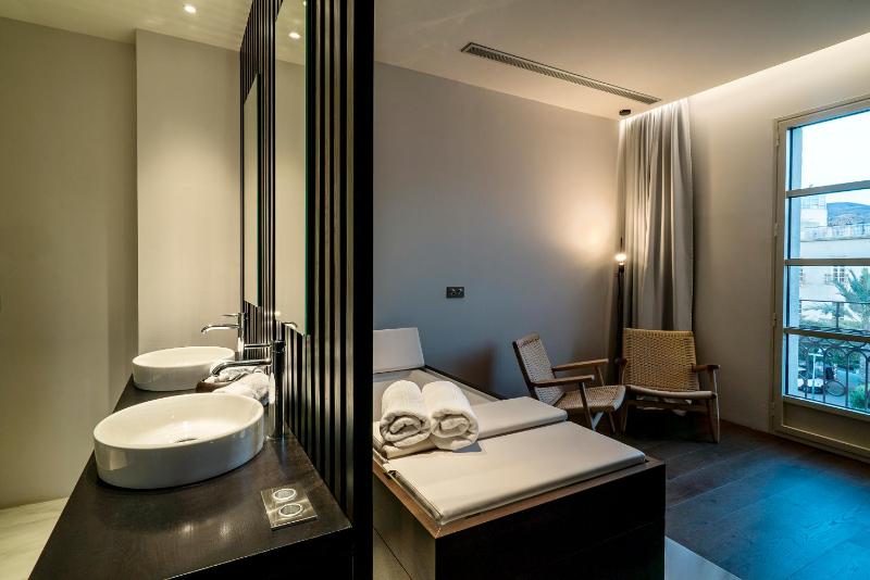 Suite image 4