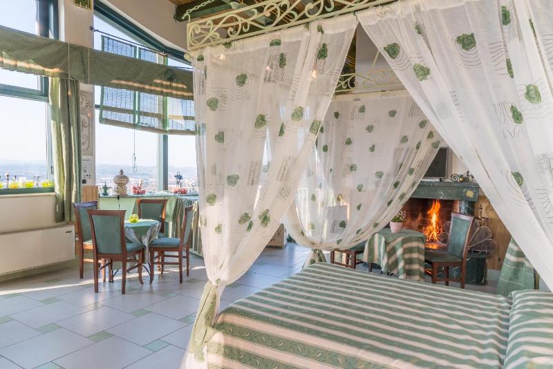 Queen Studio - Disability Access image 3