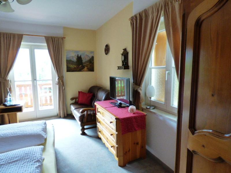 Double Room Ensuite image 3