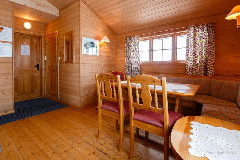 One-Bedroom Cottage image 4