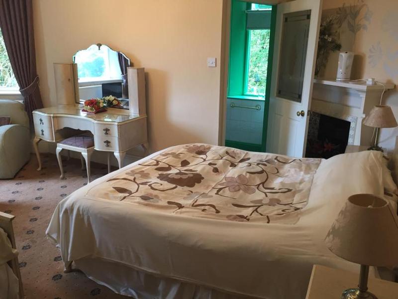Double Room with Private Bathroom image 3