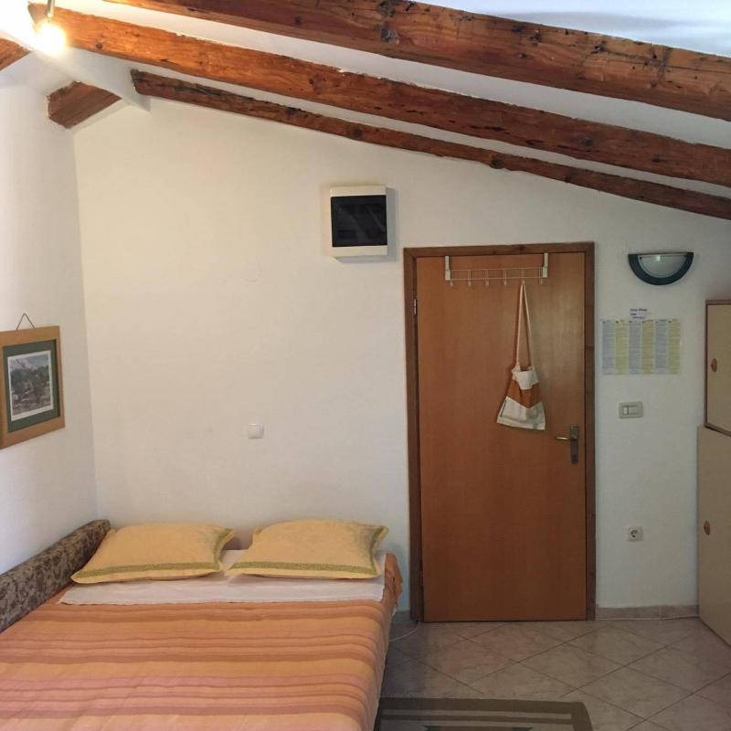 One-Bedroom Apartment image 4