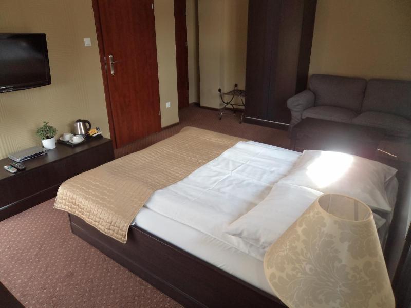 Premium Double Room image 2