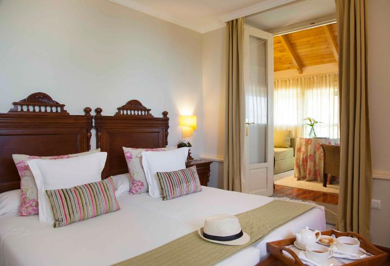 Double or Twin Room with Living Room image 1