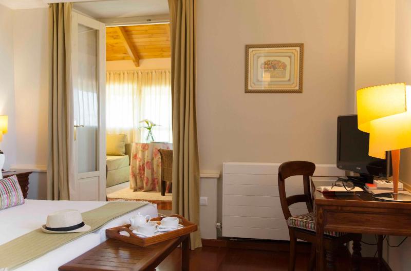 Double or Twin Room with Living Room image 4