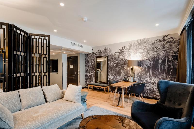 Grand Deluxe Double or Twin Room image 3