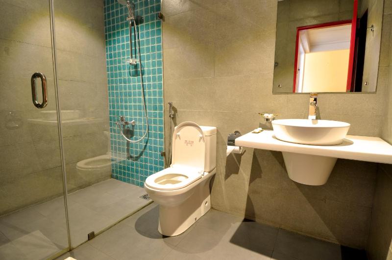 Standard Double Room image 3