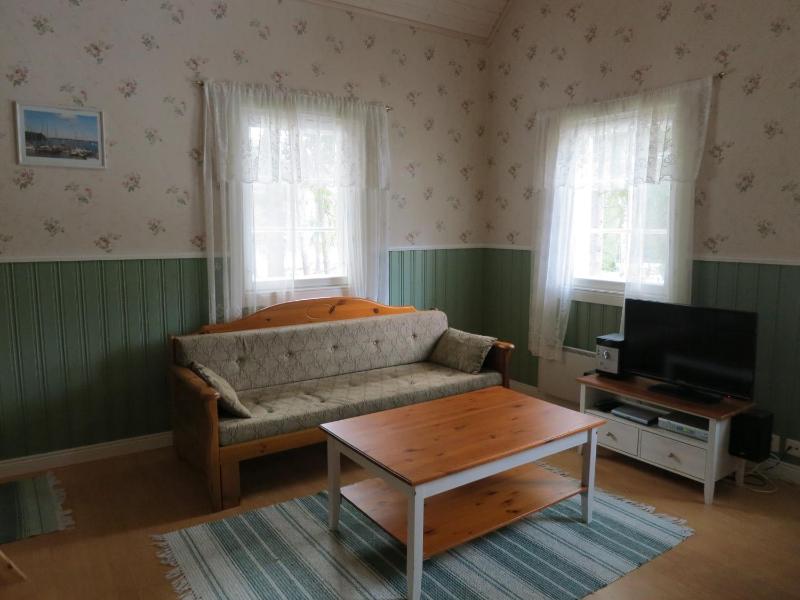 Two-Bedroom House image 4