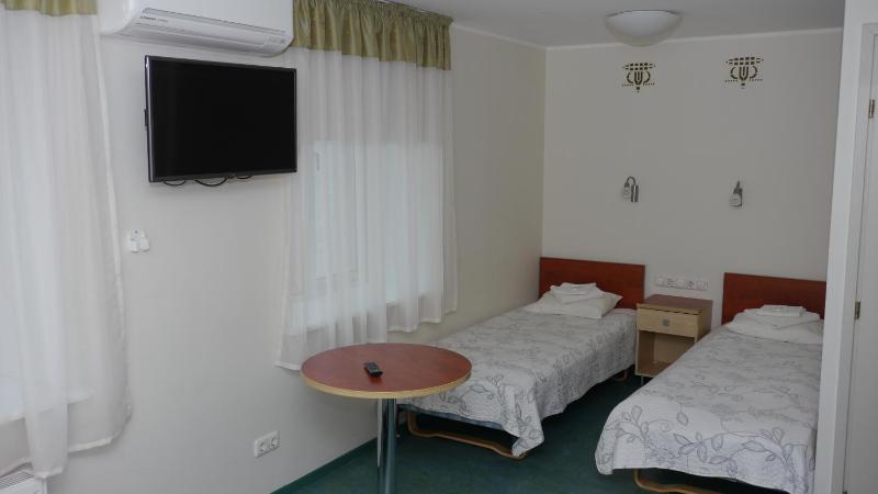 Triple Room with Kitchenette image 2