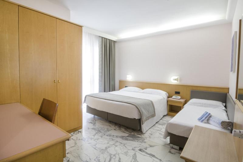 Triple Room image 4