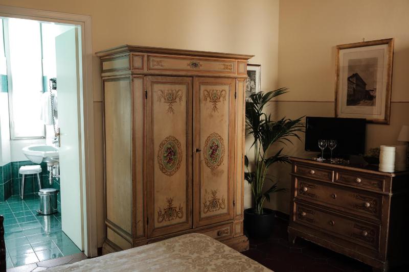 Classic Double Room image 1