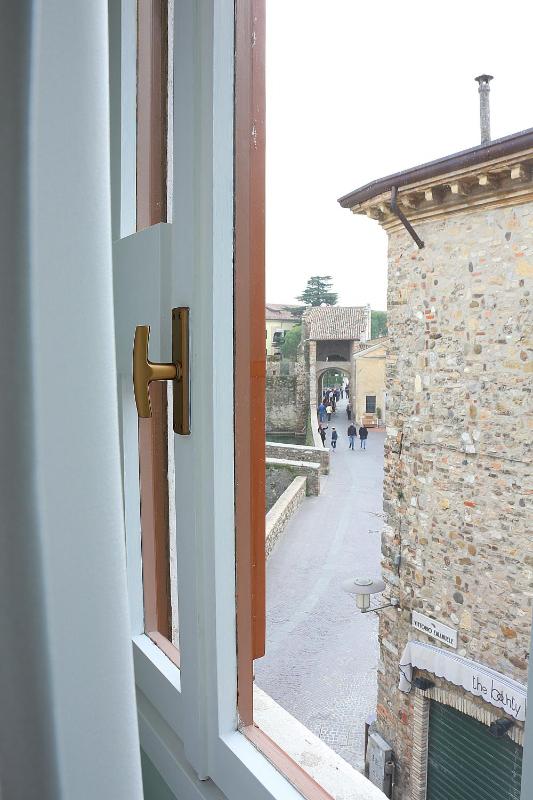 Aurora Sirmione Appartamenti - image 23