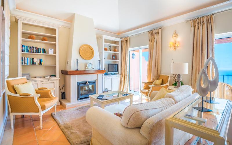 One-Bedroom Apartment image 1