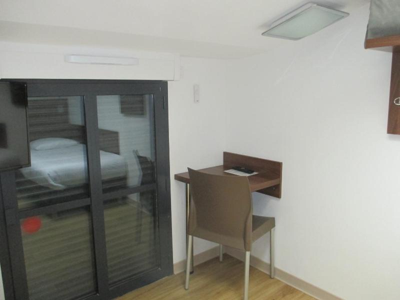 Standard Single Room image 3