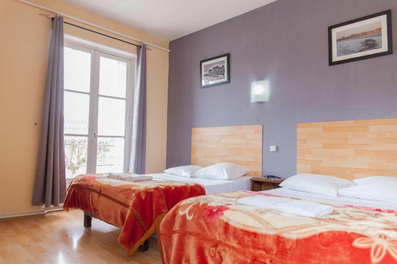 Standard Quadruple Room image 1