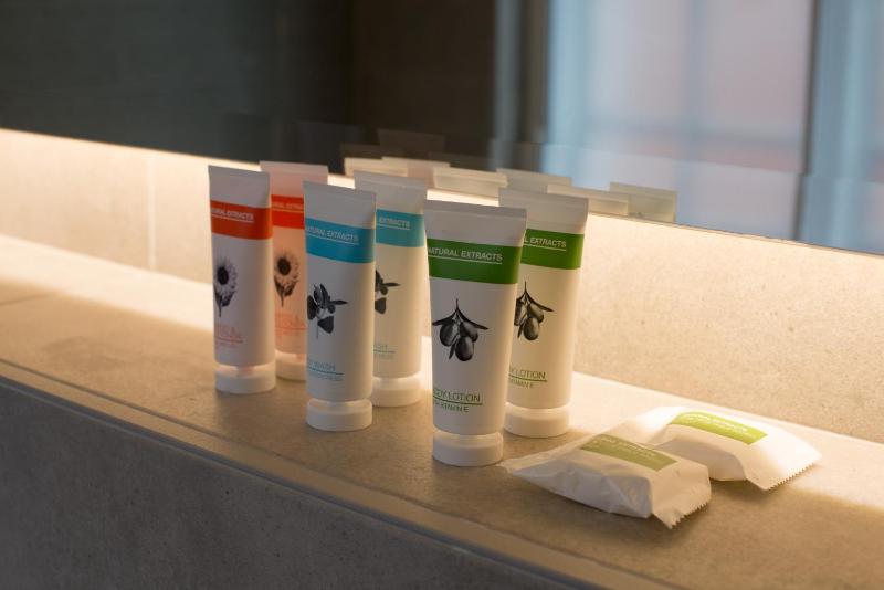 Superior Triple Room image 3