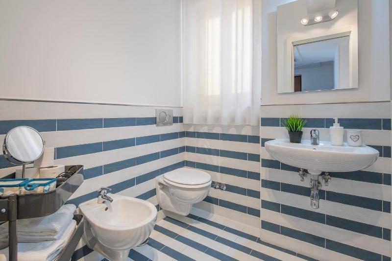 Deluxe Apartment image 3