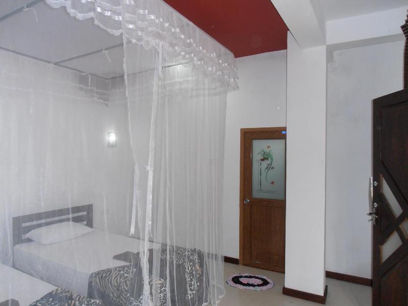 Little Cottage - image 10