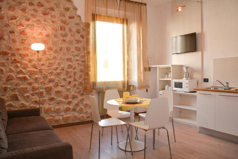 One-Bedroom Apartment image 1