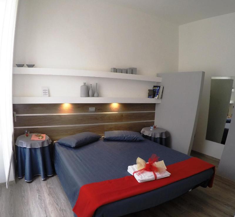 One-Bedroom Apartment image 1