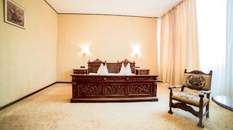 Imperial Suite image 4