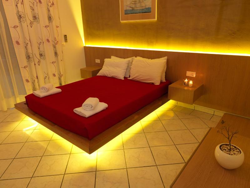 Double Room image 1