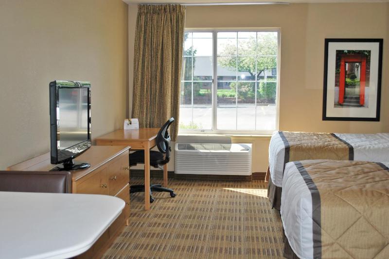 Studio with Two Double Beds - Non-Smoking image 4