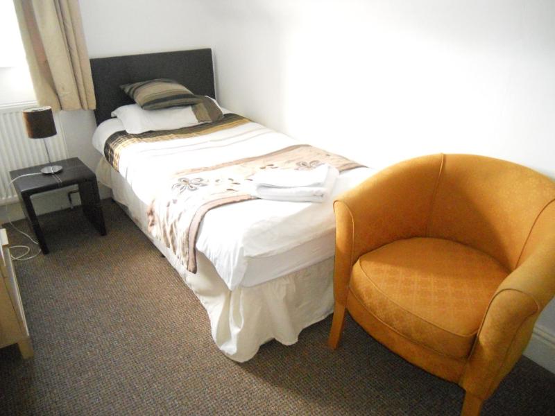 Two-Bedroom Townhouse image 2