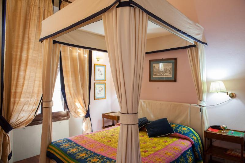 Deluxe Double Room image 3