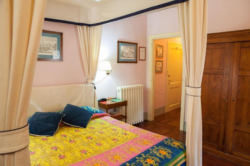 Deluxe Double Room image 2