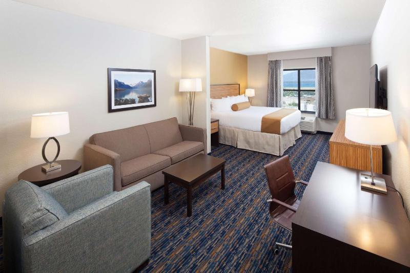 Suite with King Bed image 1