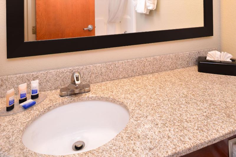 King Suite - Second Floor image 2