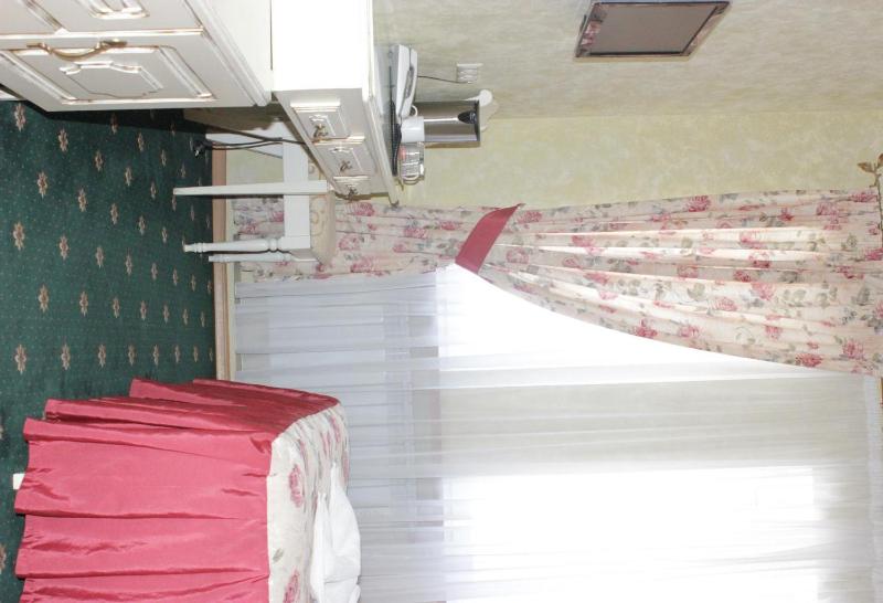Standard Single Room image 3