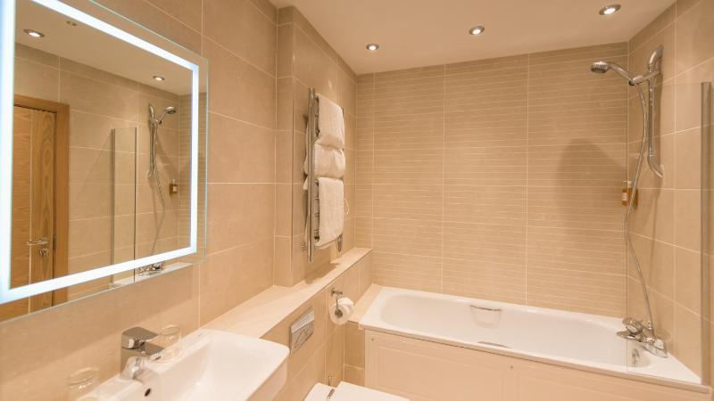 Deluxe Double Room with Balcony image 2