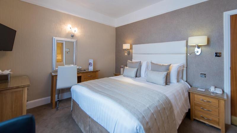 Standard Double Room image 2