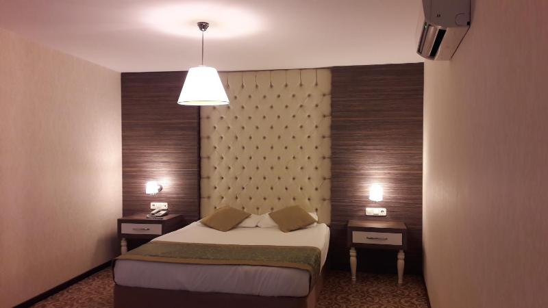 Family Room image 2