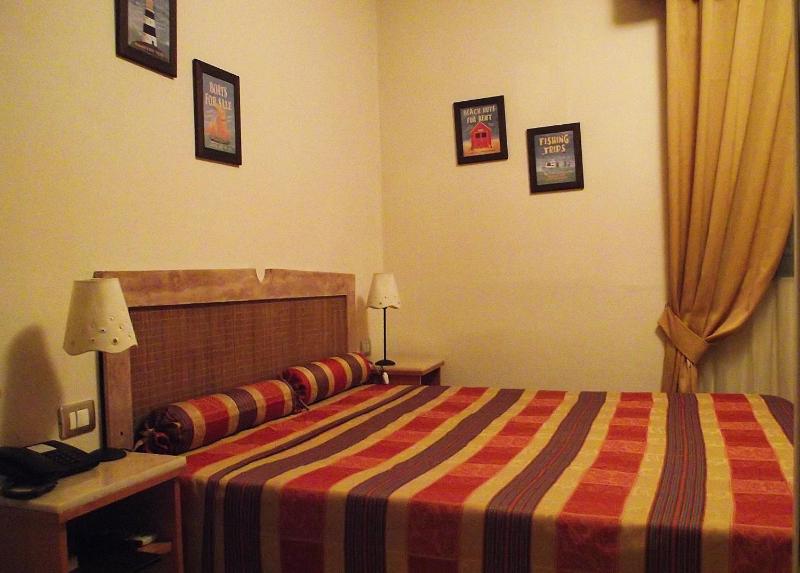 Double or Twin Room image 2